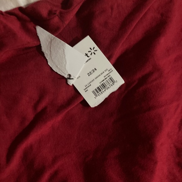 Eloquii Elements Red Cutout Shoulder Tee - Picture 3 of 5